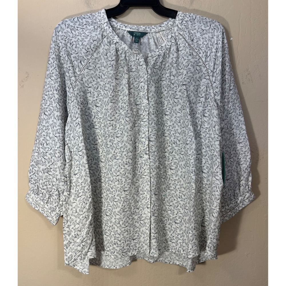 Terra &‎ Sky Blouse Women 1X White Floral Button Up Crochet Trim 3/4 Sleeve NEW